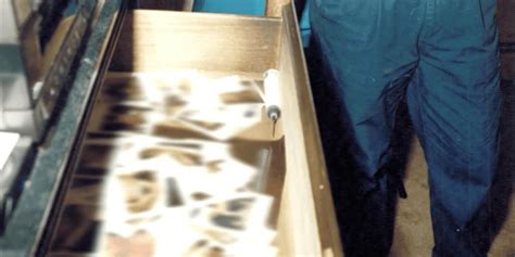 Graphic look inside jeffrey dahmer - Sep 23, 2022 · Milwaukee County Medical Examiner Jeffrey M. Jentzen (center, in sport coat) supervises the removal of at least 10 boxes that police said contained human remains from the apartment of serial... 